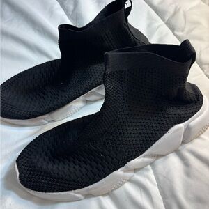 Men’s Black Knit High-Top Sneakers- see measurements in pic for sizing